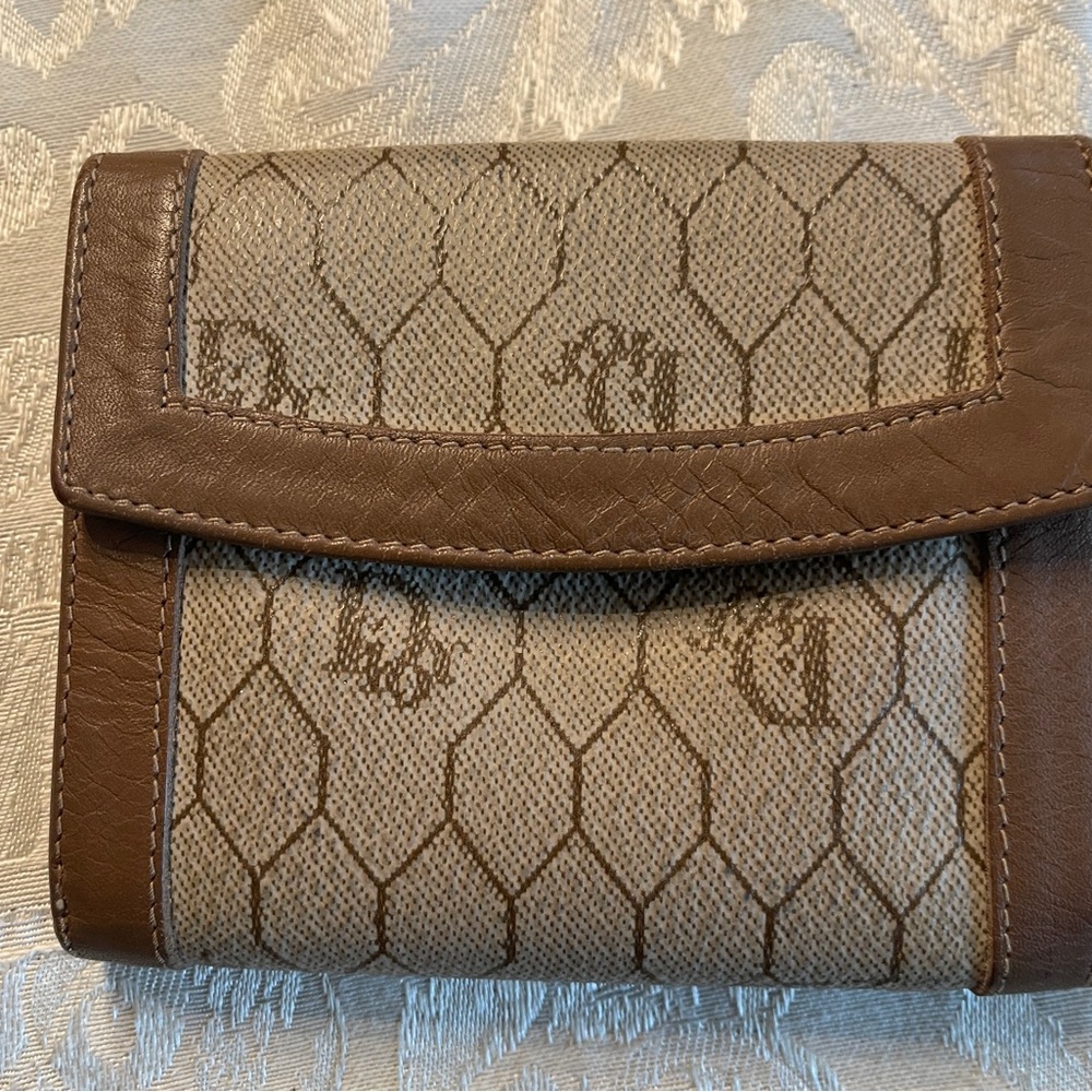 CHRISTIAN DIOR VINTAGE HONEYCOMB COLLECTION SHORT WALLET - Picture 2 of 11